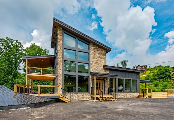 A picturesque Gatlinburg cabin, beautifully nestled in the heart of the Great Smoky Mountains.